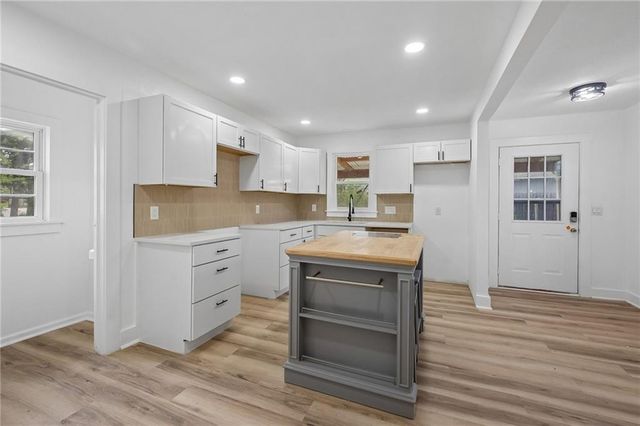 11605 E Winner Road, Independence, MO 64052