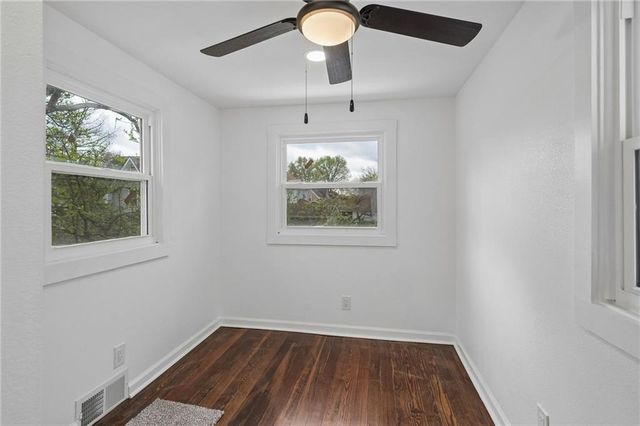 11605 E Winner Road, Independence, MO 64052