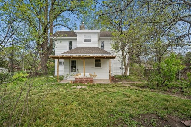 11605 E Winner Road, Independence, MO 64052