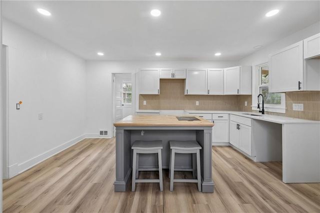 11605 E Winner Road, Independence, MO 64052