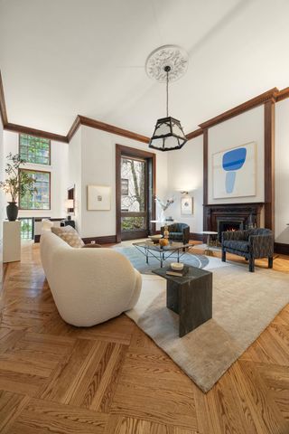 51 W 73rd Street, New York City, NY 10023