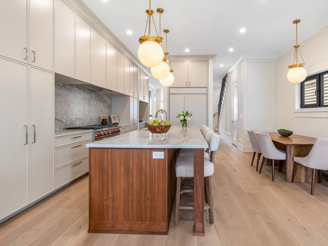 3041 N Leavitt Street, Chicago, IL 60618