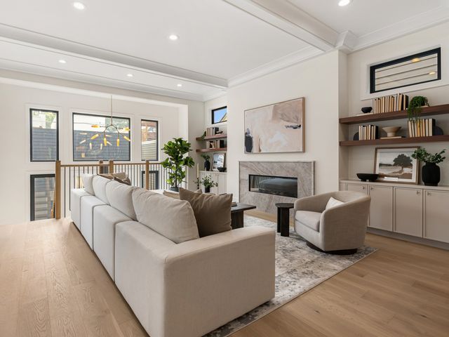 3041 N Leavitt Street, Chicago, IL 60618