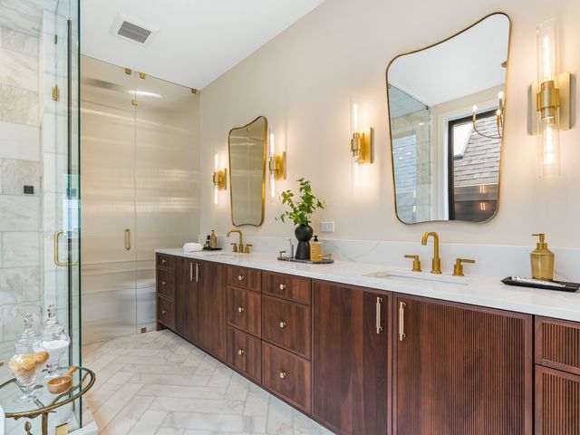 3041 N Leavitt Street, Chicago, IL 60618