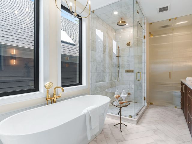 3041 N Leavitt Street, Chicago, IL 60618