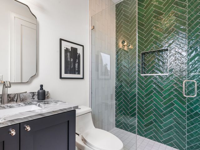 3041 N Leavitt Street, Chicago, IL 60618