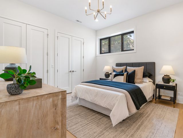 3041 N Leavitt Street, Chicago, IL 60618