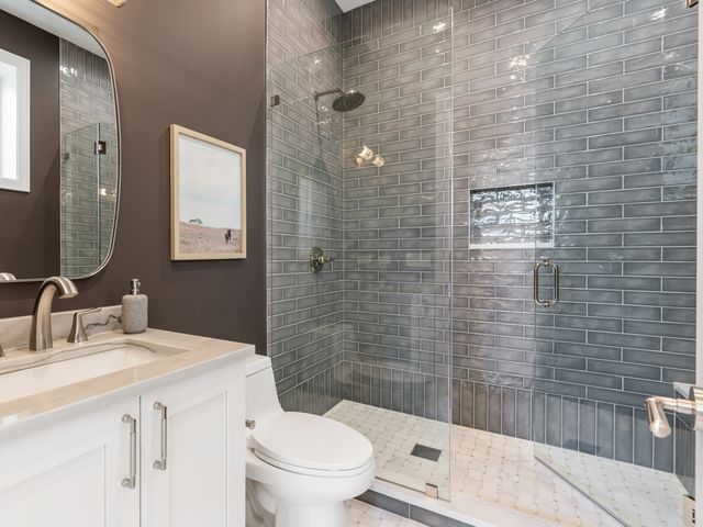 3041 N Leavitt Street, Chicago, IL 60618