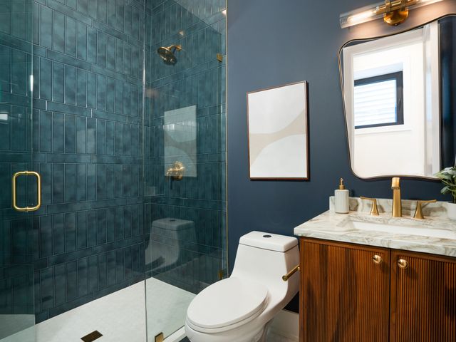 3041 N Leavitt Street, Chicago, IL 60618