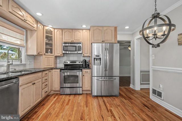 20 VASSAR DR, Newark, DE 19711