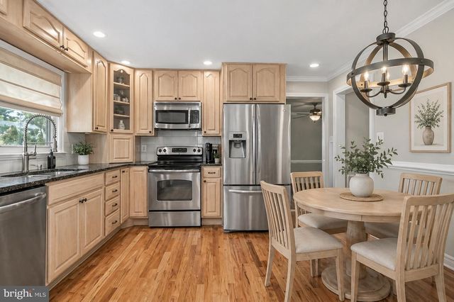 20 VASSAR DR, Newark, DE 19711
