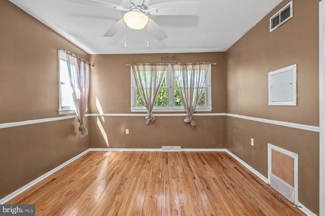 20 VASSAR DR, Newark, DE 19711