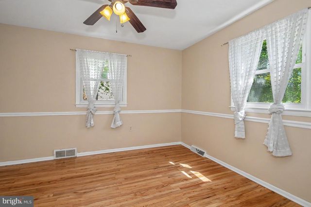 20 VASSAR DR, Newark, DE 19711
