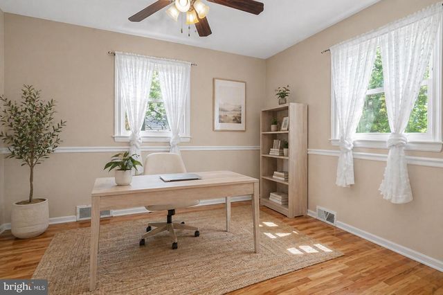 20 VASSAR DR, Newark, DE 19711