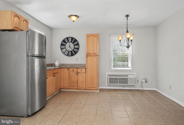 20 VASSAR DR, Newark, DE 19711