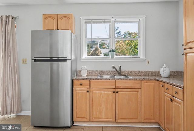 20 VASSAR DR, Newark, DE 19711