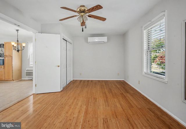 20 VASSAR DR, Newark, DE 19711