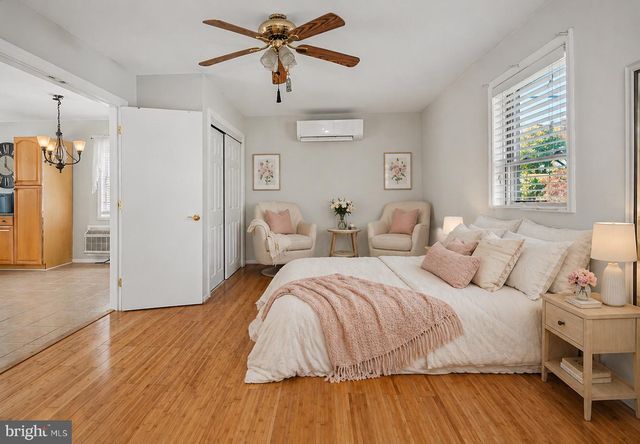 20 VASSAR DR, Newark, DE 19711