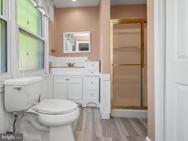 20 VASSAR DR, Newark, DE 19711