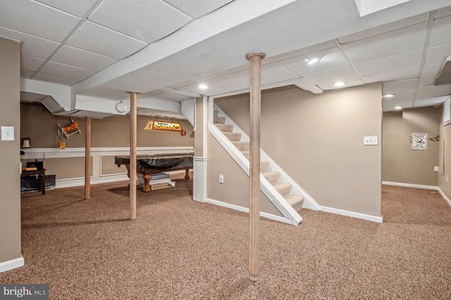 20 VASSAR DR, Newark, DE 19711