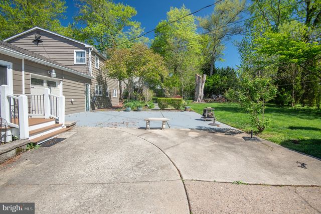20 VASSAR DR, Newark, DE 19711