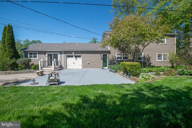 20 VASSAR DR, Newark, DE 19711