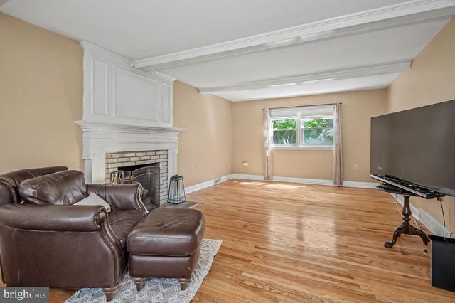 20 VASSAR DR, Newark, DE 19711
