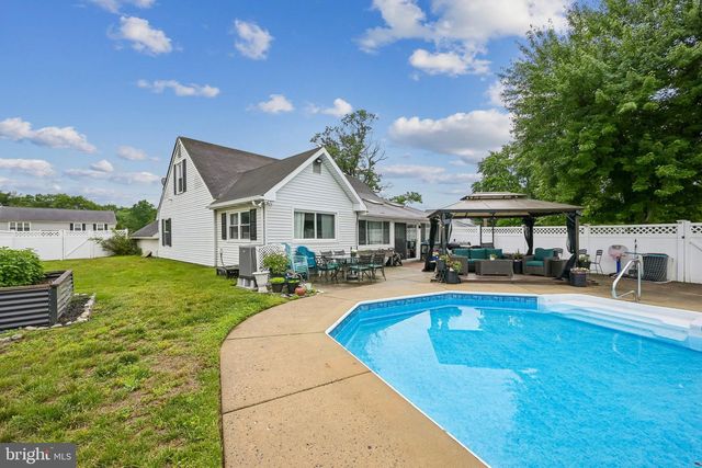 8201 CORBETT RD, Pennsauken, NJ 08109