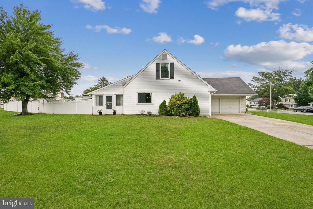 8201 CORBETT RD, Pennsauken, NJ 08109