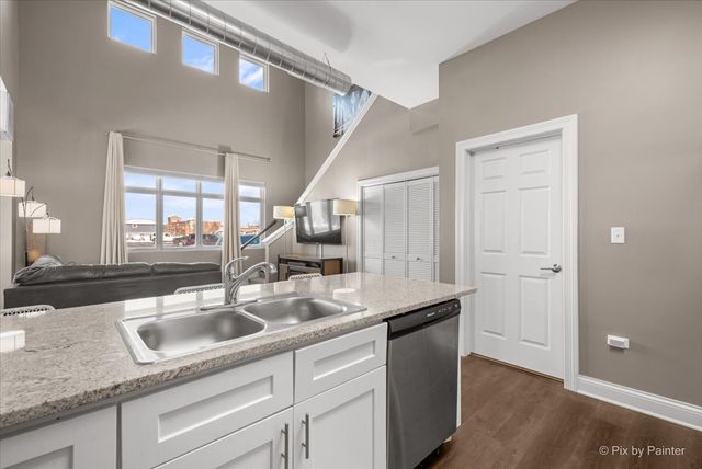 364 S Main Street 364, Bartlett, IL 60103