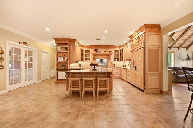 317 Linden St, Boylston, MA 01505