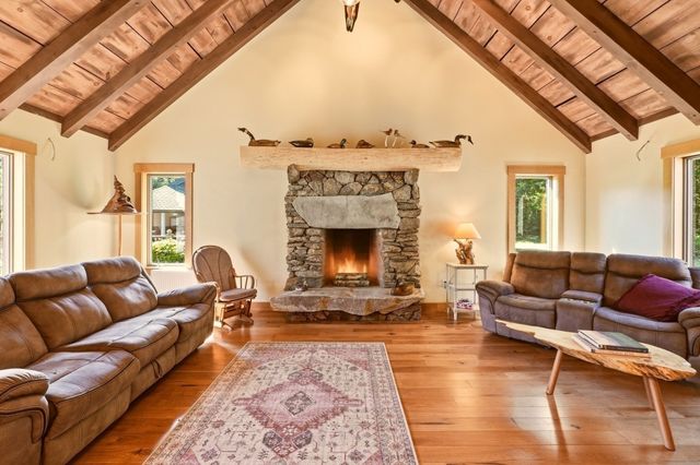 317 Linden St, Boylston, MA 01505