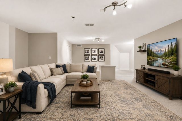 317 Linden St, Boylston, MA 01505
