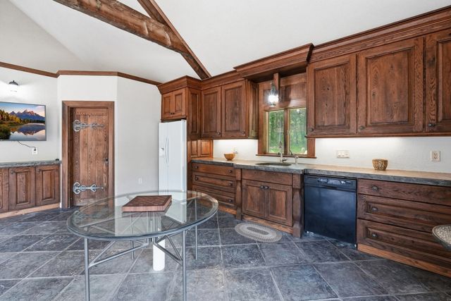 317 Linden St, Boylston, MA 01505