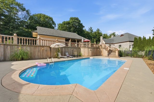 317 Linden St, Boylston, MA 01505