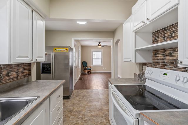 1257 E 33rd Street, Des Moines, IA 50317