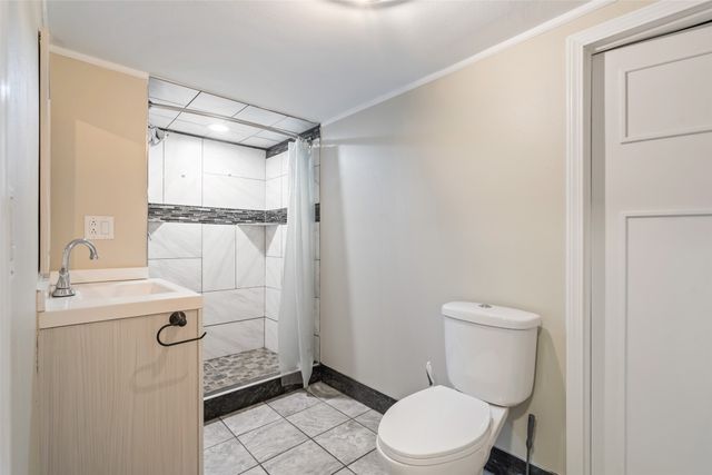 1257 E 33rd Street, Des Moines, IA 50317