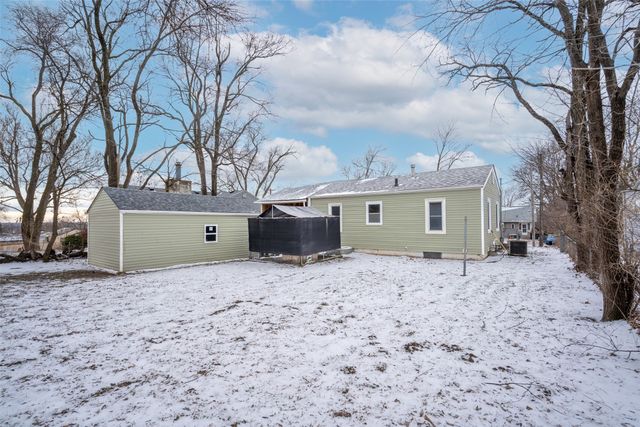 1257 E 33rd Street, Des Moines, IA 50317