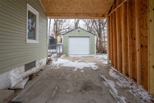 1257 E 33rd Street, Des Moines, IA 50317