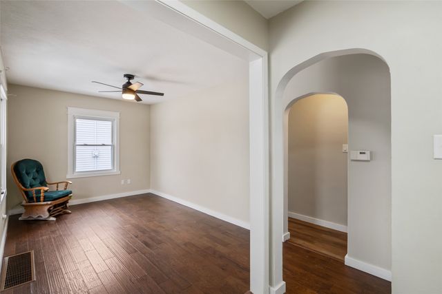 1257 E 33rd Street, Des Moines, IA 50317