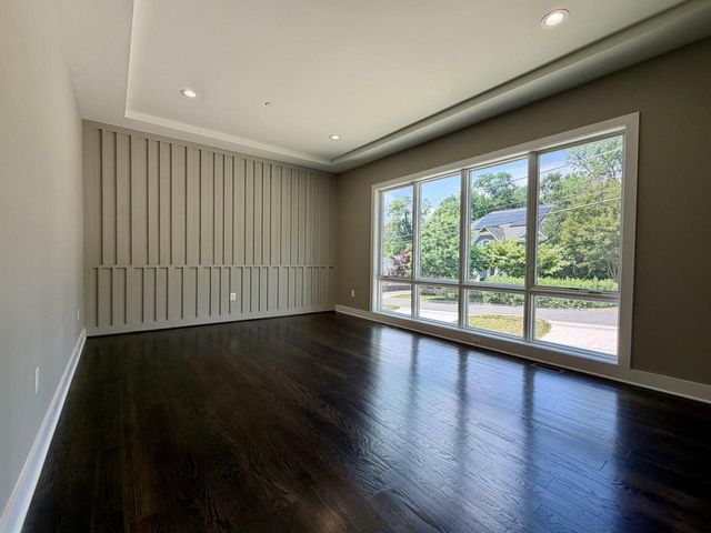 5514 MCKINLEY ST, Bethesda, MD 20817