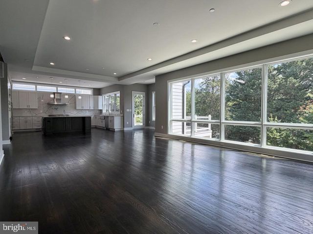 5514 MCKINLEY ST, Bethesda, MD 20817