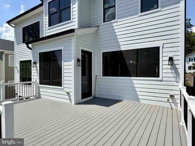5514 MCKINLEY ST, Bethesda, MD 20817