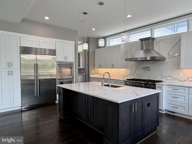 5514 MCKINLEY ST, Bethesda, MD 20817