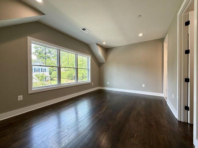 5514 MCKINLEY ST, Bethesda, MD 20817