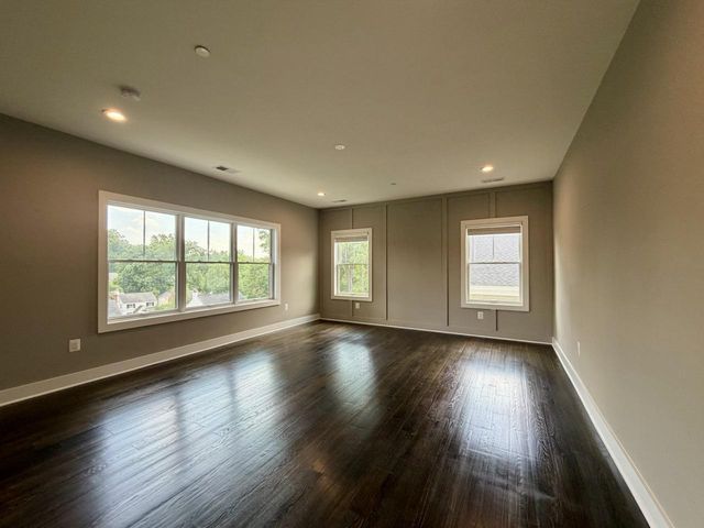 5514 MCKINLEY ST, Bethesda, MD 20817