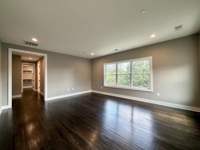 5514 MCKINLEY ST, Bethesda, MD 20817