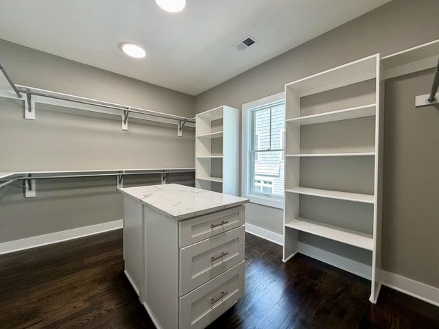 5514 MCKINLEY ST, Bethesda, MD 20817