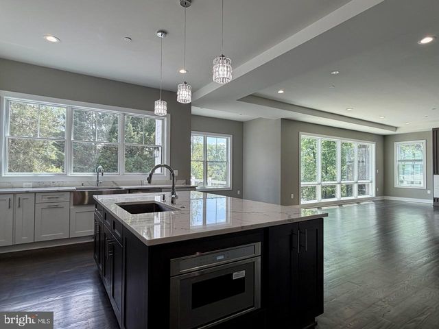 5514 MCKINLEY ST, Bethesda, MD 20817