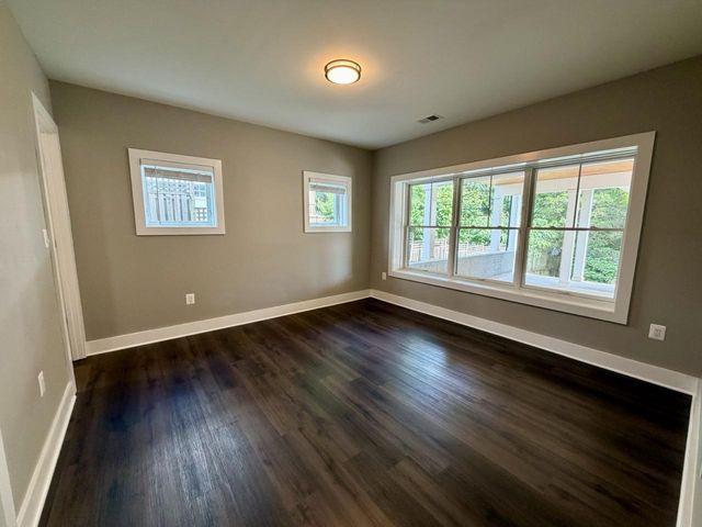 5514 MCKINLEY ST, Bethesda, MD 20817